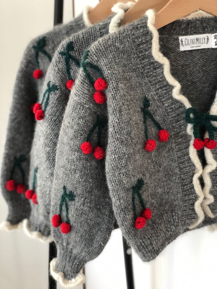 Cherry Cardigan Beige